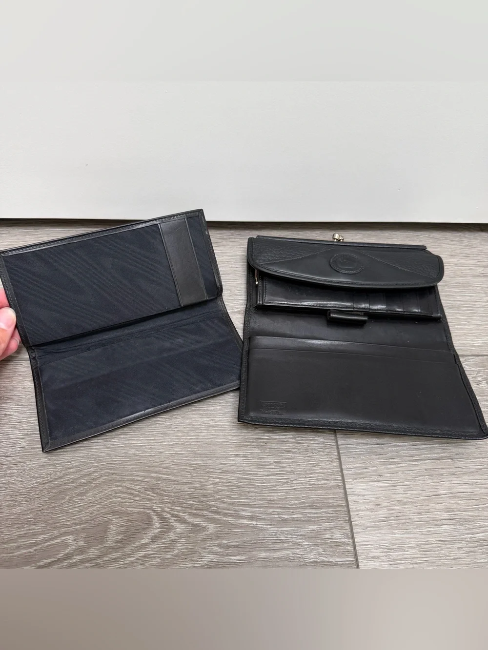 DOONEY & BOURKE VINTAGE PEBBLED ALL WEATHER LEATHER AWL WALLET ORGANIZER BLACK